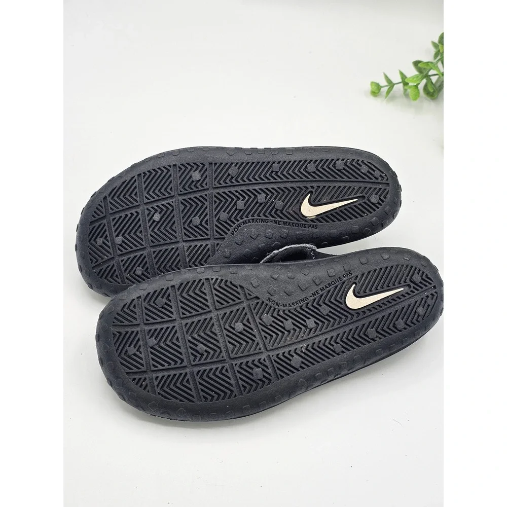 Nike color black